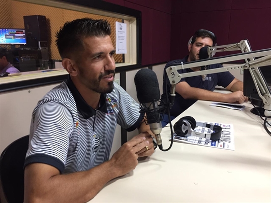 Na Cidade FM, o meio-campista Ricardinho falou sobre a final entre CAV e Ferroviária (Foto: A Cidade)