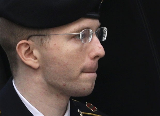 Soldado do caso WikiLeaks diz ser mulher e quer ser chamado 'Chelsea'
