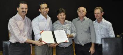Presidente da AMA fecha parceria de 10 milhões 