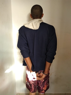 O homem de 24 anos teve sua prisão preventiva decreta após conseguir fugir de um flagrante de tráfico de drogas no ano passado (Foto: Divulgação/Dise/DIG)