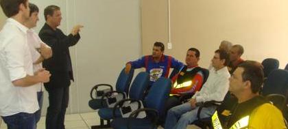 Prefeito reúne-se com mototaxistas