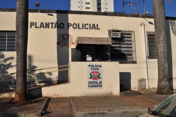 O adolescente foi encaminhado até o Plantão Policial (Foto: Érika Chausson/A Cidade)