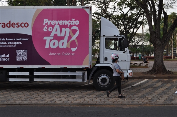 Nesta reta final em Votuporanga, a carreta do Hospital de Amor vai estacionar em bairros da zona Norte do município (Foto: A Cidade)