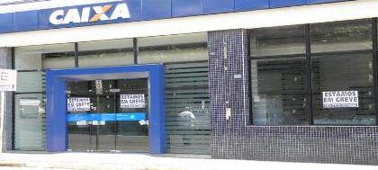 Bancários decidem hoje se param de trabalhar