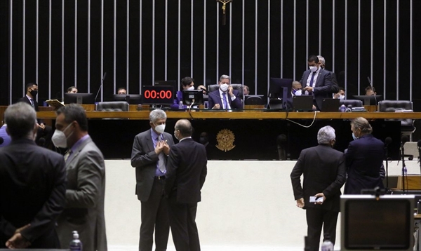 O projeto de lei que estabelece um valor fixo para a cobrança do ICMS (Foto: Cleia Viana/Câmara dos Deputados)