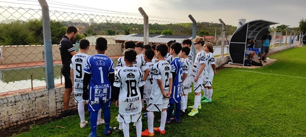 A categoria de base da Alvinegra estreou bem na União CUP em Sebastianópolis do Sul  (Foto: CAV)