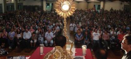 Mais de mil católicos em evento de cura e libertação