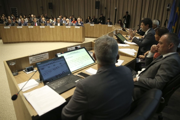 O foro de debates, responsável por pactuar a organização e o funcionamento das ações e serviços de saúde (Foto:José Cruz/Agência Brasil)