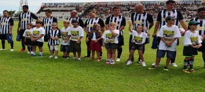 Concurso vai escolher 50 crianças para entrar em campo