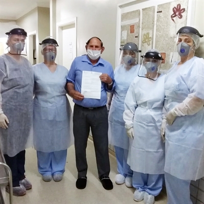 O senhor Gentil Dal Ben, de 78 anos, foi um dos últimos a vencer a Covid-19 em Votuporanga (Foto: Santa Casa de Votuporanga)