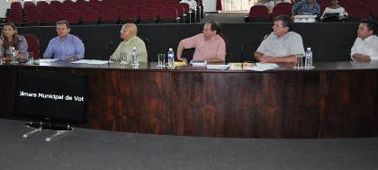 Saúde caótica não é a realidade local, diz secretária