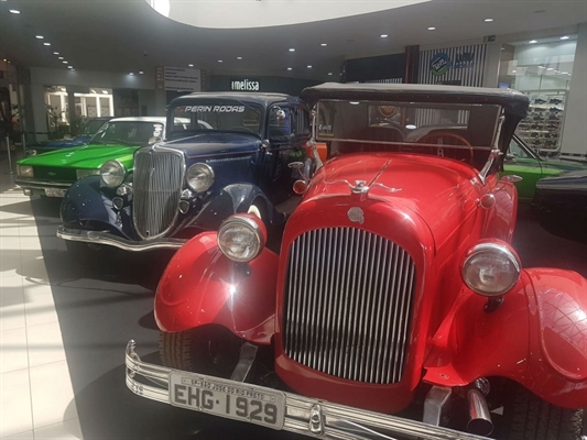 Cerca de 300 modelos de carros antigos estarão no encontro do Cidade Norte neste domingo, 25 (Foto: Reprodução)