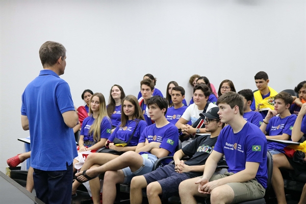 Na oportunidade, os visitantes fizeram um tour por toda a infraestrutura do campus (Foto: Unifev)