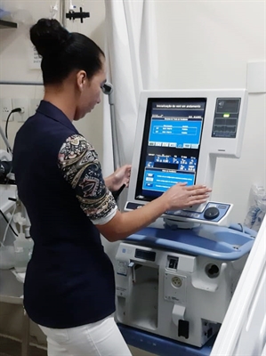 O ventilador oferece soluções inovadoras que colaboram para redução de risco de infecções em pacientes sob ventilação mecânica (Foto: Santa Casa de Votuporanga)