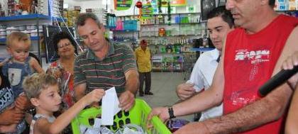 Doidão sorteia prêmios a clientes