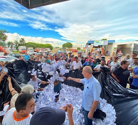 Além das duas motos zero quilômetros, o Auto Posto Vilar sorteou dez vales-compras no valor de R$ 500(Foto:Divulgação/Posto do Vilar)