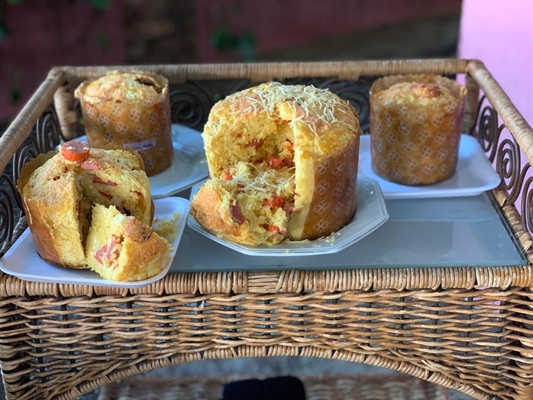 Panetone de cachorro-quente é preparado por comerciante de Rio Preto (SP) — (Foto: André Modesto/TV TEM)