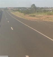 O corpo foi encontrado às margens da Rodovia Péricles Belini, próximo ao 5º Distrito Industrial de Votuporanga (Foto: Reprodução)