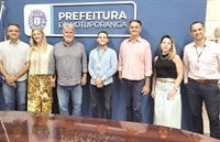 Lucas Nolêto Ferreira (ao lado do prefeito): este é o assessor parlamentar do deputado federal Tiririca que sempre é muito bem recebido pelas lideranças(Foto Prefeitura de Votuporanga)