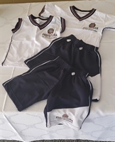 Pesadelo dos prefeitos, uniformes escolares atrasam mais uma vez em meio a entraves burocráticos