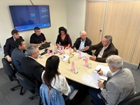 Carlão Pignatari, ao lado de prefeitos da região, se reuniu com técnicos da CDHU para cobrar as obras e elas saíram (Foto: Assessoria)