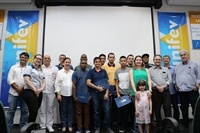 UNIFEV entrega diplomas à primeira turma de cursos para empresas