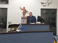 Última sessão da Câmara de Votuporanga antes do recesso tem roteador na tribuna em alusão ao ‘Vereador Wi-fi’  