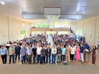 Evento reuniu o deputado Carlão, 30 prefeitos, vereadores e lideranças de cidades de toda região no “Novo Sinai” (Foto: Assessoria)