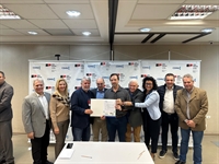 Uma comitiva de Votuporanga, liderada pelo prefeito Jorge Seba, acompanhou em São Paulo a assinatura da ordem de serviço (Foto: Governo do Estado)