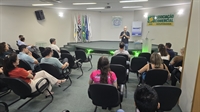 A palestra promovida pela Associação Comercial e Procon ocorreu na manhã de ontem  (Foto: ACV)