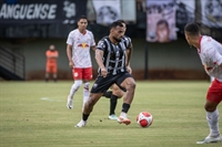 CAV e Red Bull Bragantino II jogaram em Votuporanga (Foto: Rapha Marques)