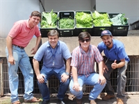 Agronomia da Unifev doa verduras para Santa Casa
