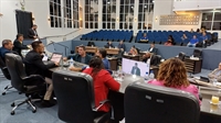 Vereadores aprovaram na sessão de ontem o projeto que aumenta a margem para consignado de servidores públicos municipais (Foto: Assessoria)