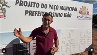 O chefe do Poder Executivo Municipal, Sisinio Leão, esteve na obra do novo Paço Municipal  (Foto: Prefeitura de Pontalinda)