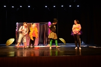 Em seu quarto dia de apresentações, a 11ª Mostra de Teatro traz o espetáculo Comunica Ação, da Cia. Teatro de Maria (Foto: Prefeitura de Votuporanga)