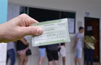 Para comparecer aos locais indicados é necessário realizar agendamento de data e hora (Foto: Reprodução)