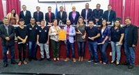 Rádio e TV Unifev são homenageadas na Câmara por transmissões ao vivo dos jogos do CAV