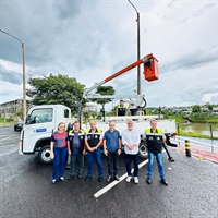 O ex-deputado federal, General Peternelli esteve em Votuporanga para realizar a entrega simbólica do caminhão (Foto: Prefeitura de Votuporanga)