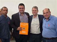 Lideranças políticas de Nova Castilho estiveram com o governador Tarcísio de Freitas  (Foto: Prefeitura de Nova Castilho)