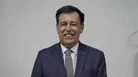 Prestes a deixar a provedoria da Santa Casa de Votuporanga, o advogado Carlos Roberto de Biazi esteve na terça-feira (21) na Cidade FM (Foto: Santa Casa)
