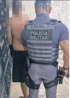 Homem foi preso após furtar um celular esquecido por uma cliente na mesa da conveniência de um posto de combustíveis da cidade (Foto: Divulgação)