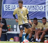 Frank, lateral-esquerdo da Votuporanguense, que joga na noite de hoje contra o Sertãozinho  (Foto: Rafa Bento/CAV)