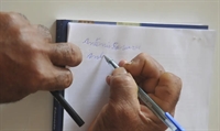 Os interessados ainda podem se inscrever para a Educação de Jovens e Adultos (EJA) (Foto: Marcello Casal Jr./Agência Brasil)