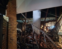 O teto desabou momentos antes do início do funcionamento do estabelecimento, conhecido como Bonna Pizza (Foto: Divulgação) 
