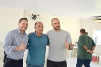 Danilo Campetti, suplente de deputado, tenta se consolidar como uma nova liderança política na região. Na foto ele aparece ao lado do secretário de Trânsito, Sargento Marcos Moreno, e de Eduardo Bolsonaro  (Foto: A Cidade)