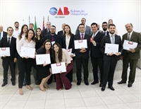 Egressos da Unifev recebem carteirinhas da OAB