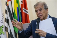 A lei, sancionada pelo prefeito Edinho Araújo (MDB), previa a contratação sem garantias trabalhistas como férias (Foto: Assessoria)