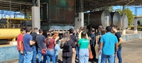 Universitários fizeram uma visita técnica para conhecer sobre as boas práticas de produção e fabricação de leite em Magda (Foto: Unifev)