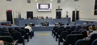 Vereadores aprovaram ontem, depois de muita discussão, o projeto que busca frear o aumento nas passagens da circular (Foto: A Cidade)