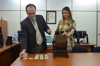 O juiz de Direito da 1º Vara Criminal da Comarca de Votuporanga, Jorge Canil, fez o sorteio dos 25 nomes na terça-feira (15) (Foto: Aline Ruiz/A Cidade)